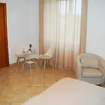 Il Glicine بيت ضيافة 4*